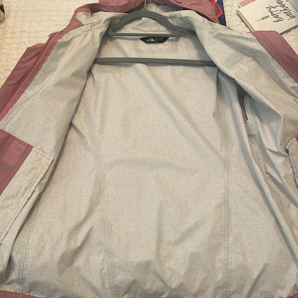 North Face Rain/ Wind Jacket. - Picture 7 of 7